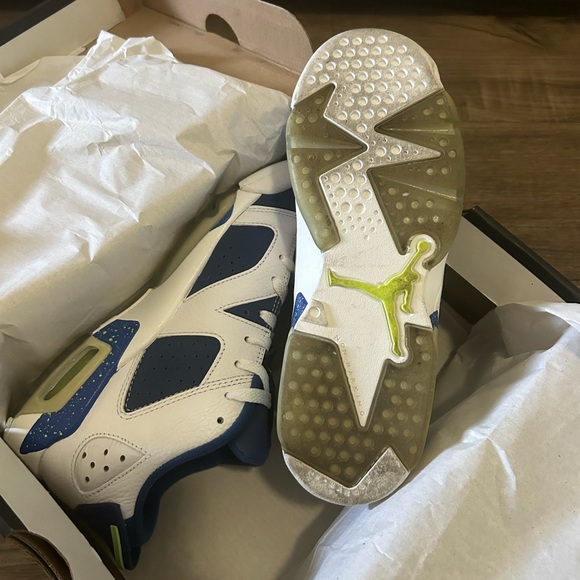 AIR JORDAN 6 RETRO LOW GHOST GREEN - SIZE 5.5Y - Picture 9 of 10